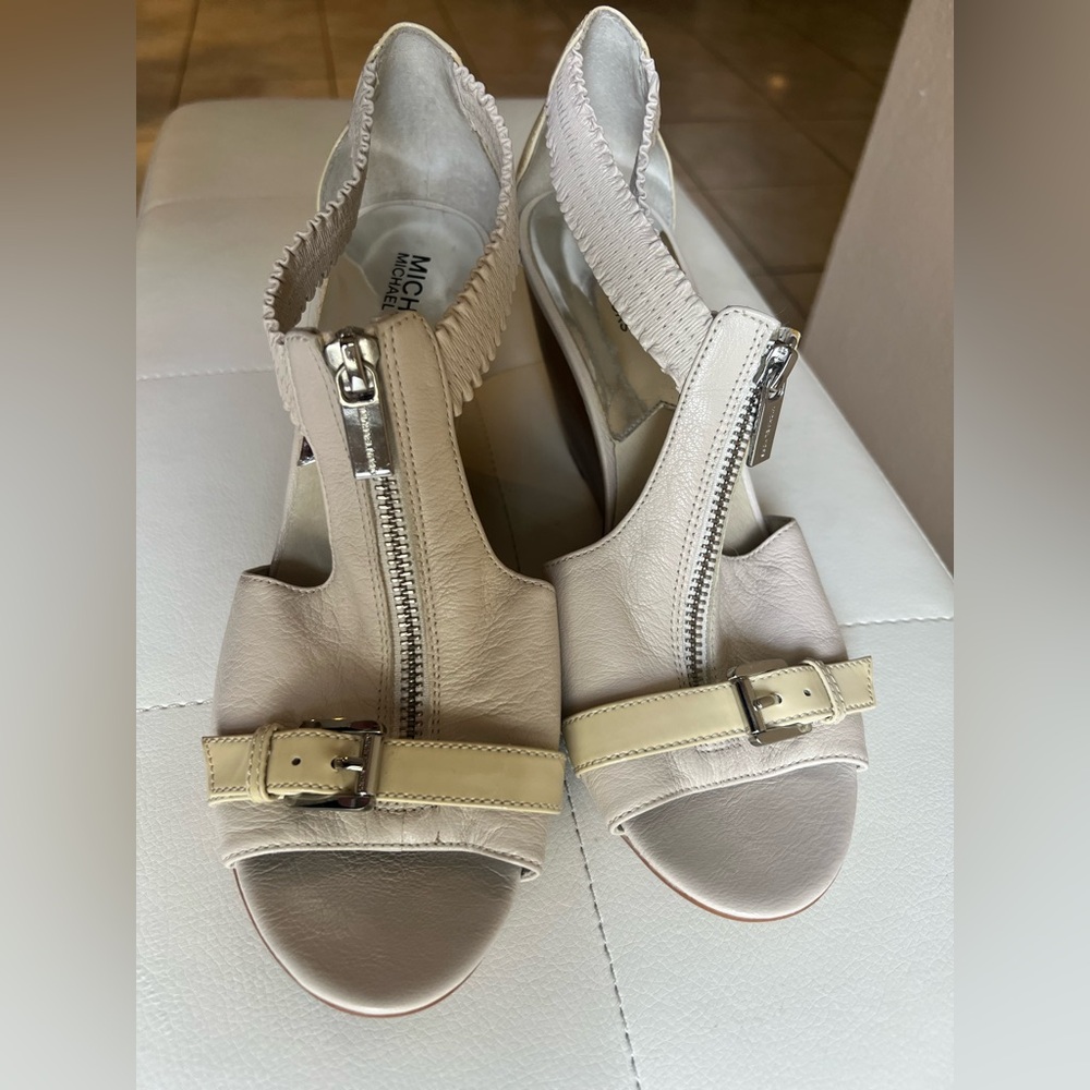 Michael Kors Beige and Cream Wedges with Zippered Detail! Perfect for any outfit